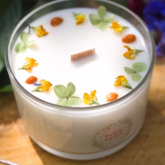 naturalna polska zapachowa ręcznie robiona świeca sojowa z drewnianym knotem i inne wyroby z wosku sojowego