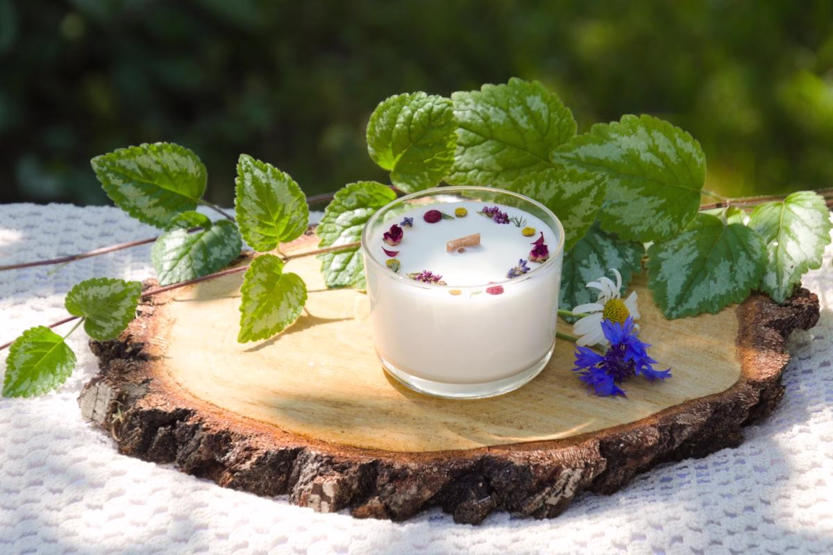 Sojowa świeca z drewnianym knotem bezzapachowa