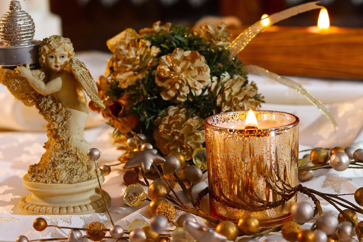 zapalona Luksusowa Zapachowa Świeca Sojowa Glamour w Złoty Szkle